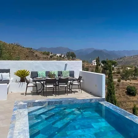 Villa El Solitaire-luxurious Villa-infinity Salt Water Pool-sea Views-jacuzzi *