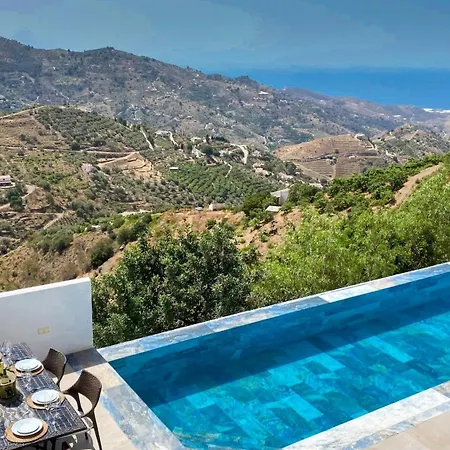 El Solitaire-luxurious Villa-infinity Salt Water Pool-sea Views-jacuzzi *
