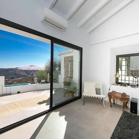 El Solitaire-luxurious Villa-infinity Salt Water Pool-sea Views-jacuzzi * Competa