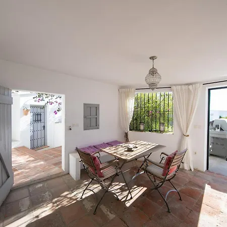 Villa El Solitaire-luxurious Villa-infinity Salt Water Pool-sea Views-jacuzzi